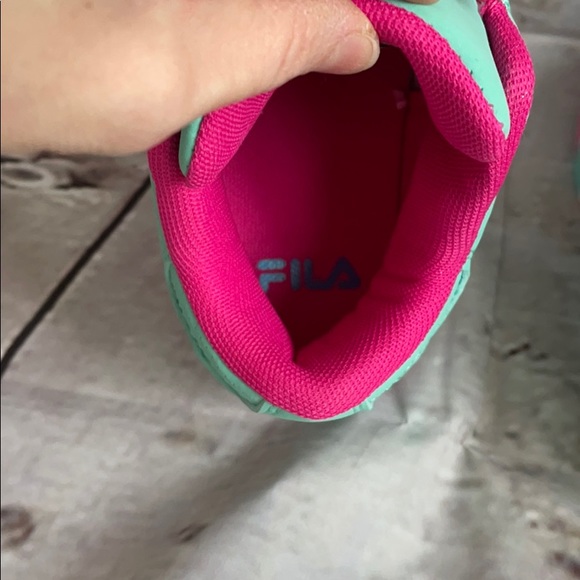 FILA girls high top sneakers in size 2.5 NWOT - Picture 6 of 16